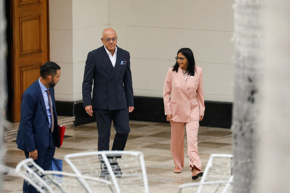 Delsi u društvu brata Horhea