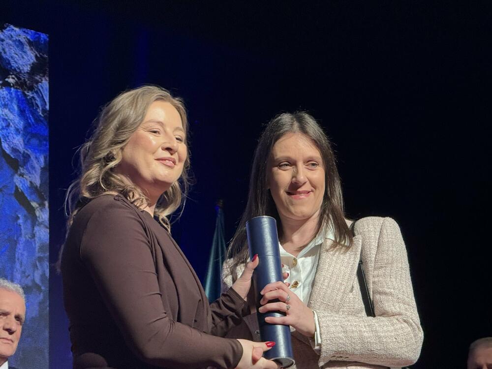 <p>"Ovaj datum je podsjetnik da sloboda nikada nije bila poklonjena, već izborena, i da svaka generacija ima obavezu da je čuva i potvrđuje &ndash; ne samo riječima, već i djelima, posebno kroz rad institucija&rdquo;, kazala je predsjednica SO Bijelo Polje</p>