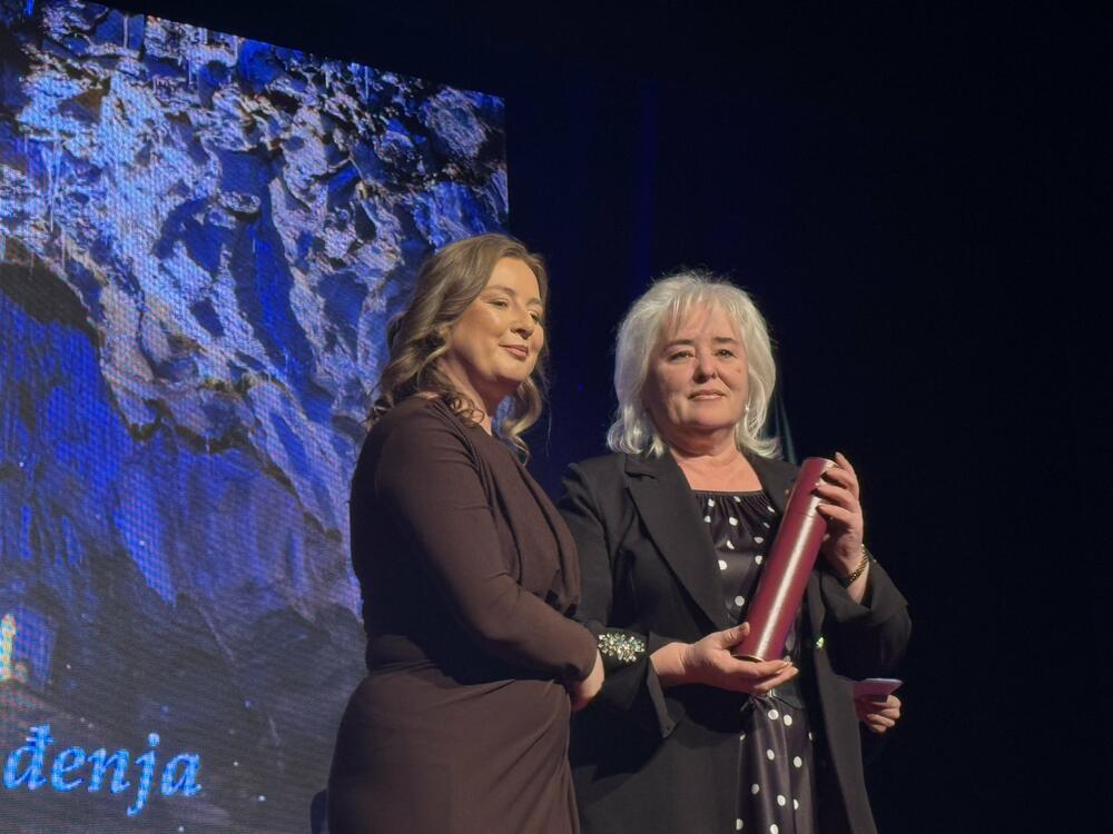 <p>"Ovaj datum je podsjetnik da sloboda nikada nije bila poklonjena, već izborena, i da svaka generacija ima obavezu da je čuva i potvrđuje &ndash; ne samo riječima, već i djelima, posebno kroz rad institucija&rdquo;, kazala je predsjednica SO Bijelo Polje</p>