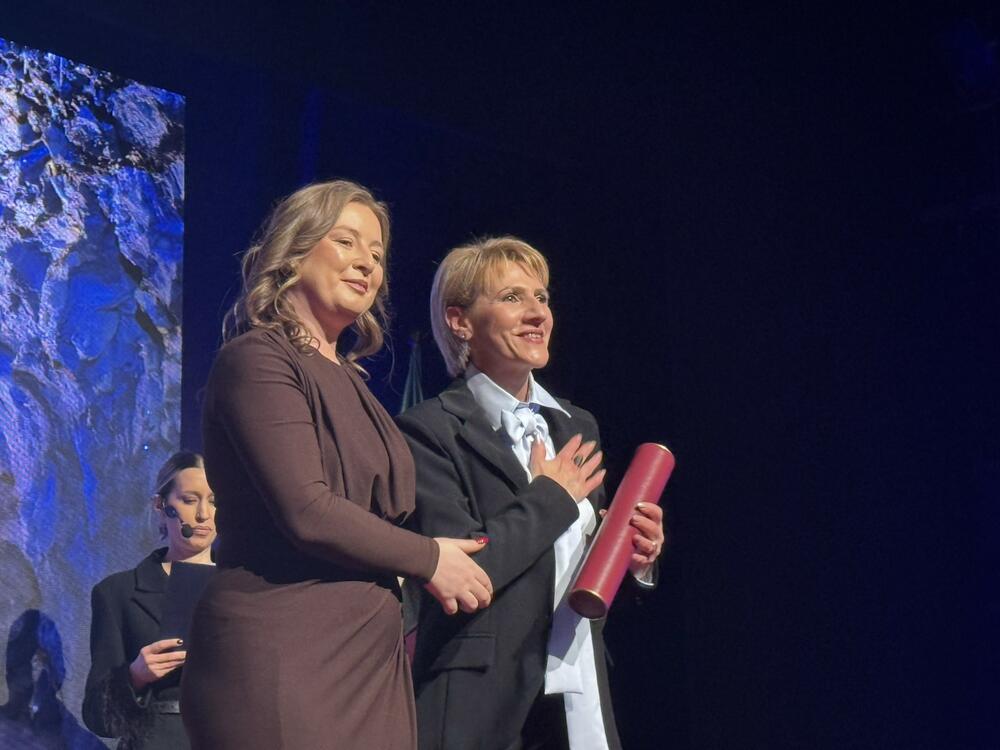 <p>"Ovaj datum je podsjetnik da sloboda nikada nije bila poklonjena, već izborena, i da svaka generacija ima obavezu da je čuva i potvrđuje &ndash; ne samo riječima, već i djelima, posebno kroz rad institucija&rdquo;, kazala je predsjednica SO Bijelo Polje</p>