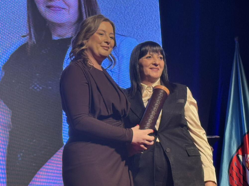 <p>"Ovaj datum je podsjetnik da sloboda nikada nije bila poklonjena, već izborena, i da svaka generacija ima obavezu da je čuva i potvrđuje &ndash; ne samo riječima, već i djelima, posebno kroz rad institucija&rdquo;, kazala je predsjednica SO Bijelo Polje</p>