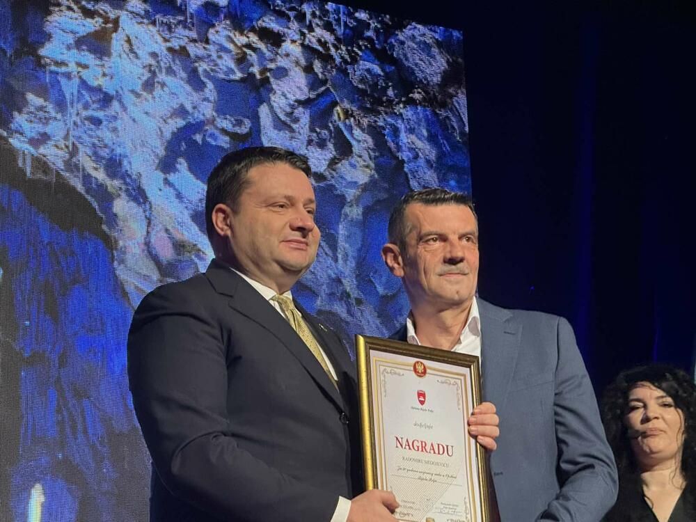 <p>"Ovaj datum je podsjetnik da sloboda nikada nije bila poklonjena, već izborena, i da svaka generacija ima obavezu da je čuva i potvrđuje &ndash; ne samo riječima, već i djelima, posebno kroz rad institucija&rdquo;, kazala je predsjednica SO Bijelo Polje</p>