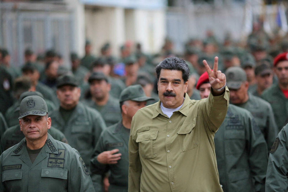 Maduro s vojnicima u Karakasu 2019, Foto: Reuters