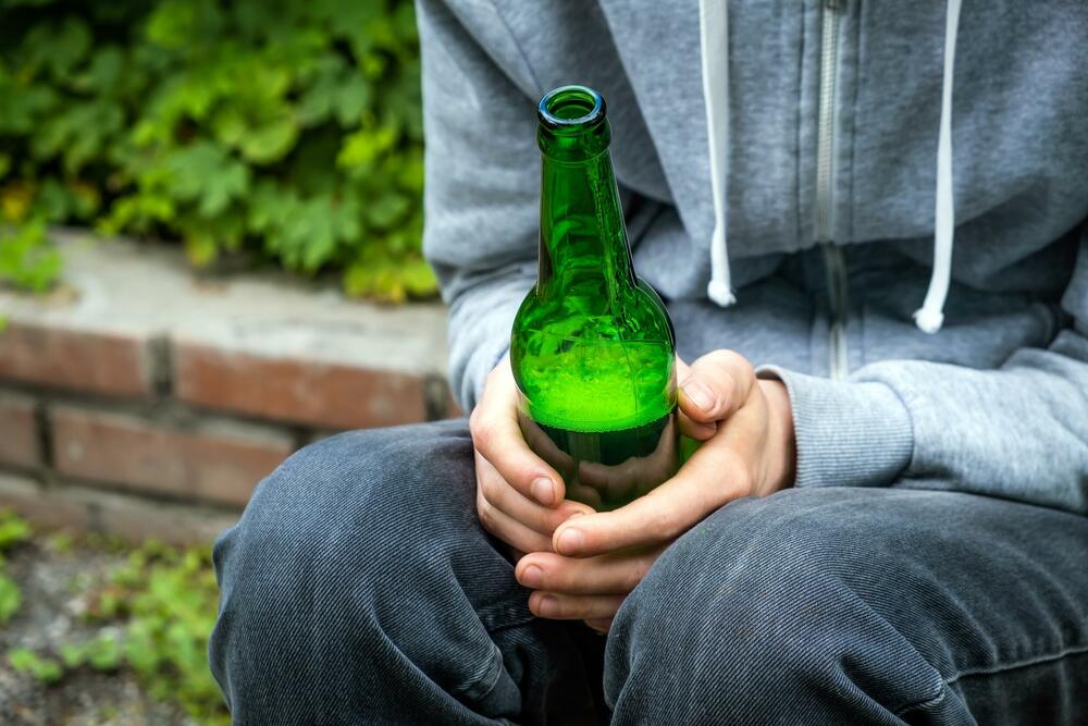 Tinejdžeri do alkohola stižu bez problema - i u marketima (Ilustracija)