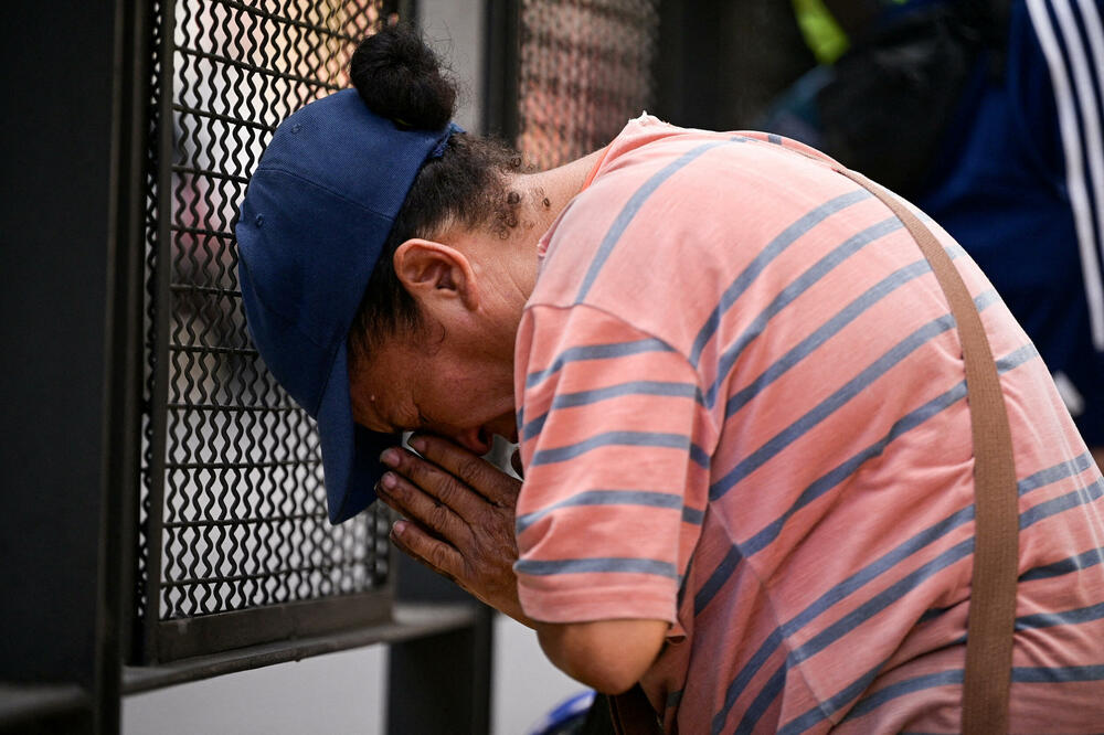 Juče ispred zgrade potpredsjedništva u Karakasu