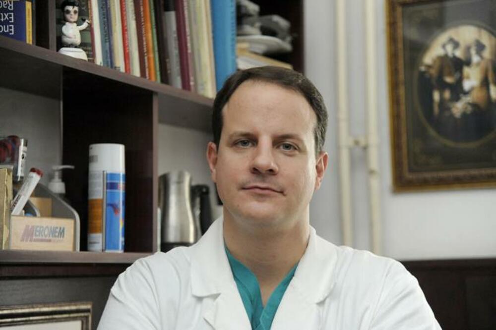 Doc. Dr Uroš Babić