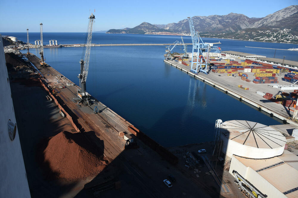 Luka Bar lijevo i Port of Adria desno: rivali usko povezani