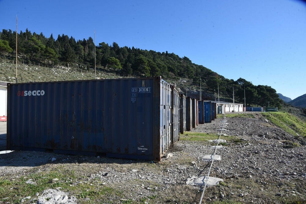 Skladište i eksplozive: druga strana brda Volujica