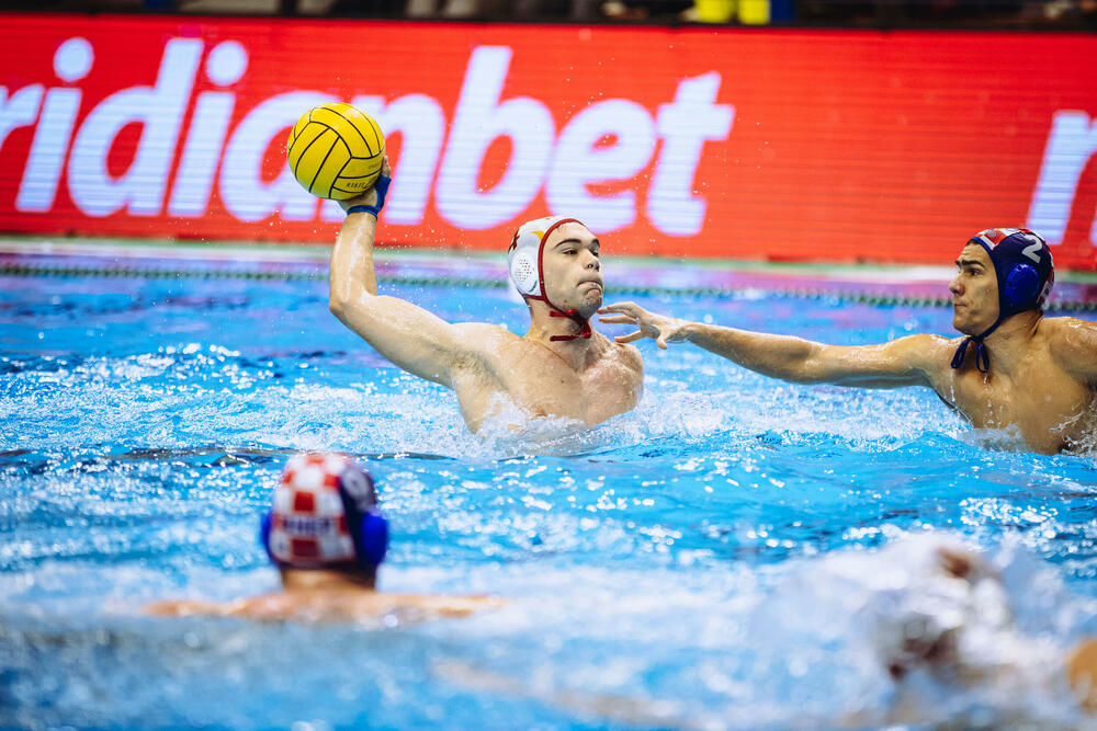 <p>Vaterpolisti Crne Gore poraženi od Hrvatske (12:11) u posljednjoj pripremnoj utakmici pred Evropsko prvenstvo</p>