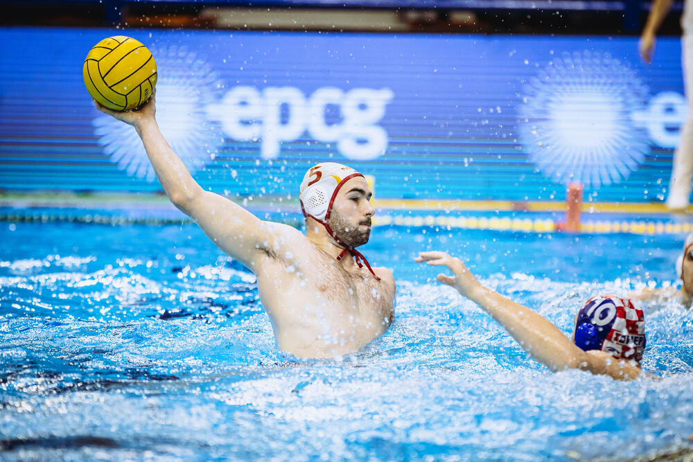 <p>Vaterpolisti Crne Gore poraženi od Hrvatske (12:11) u posljednjoj pripremnoj utakmici pred Evropsko prvenstvo</p>