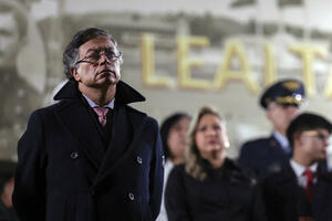 Predsjednik Kolumbije tvrdi da je spreman da uzme oružje poslije...