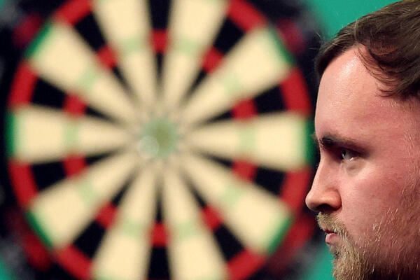 Milyon sterlinlik genç, dart dehası