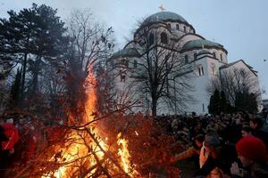 Zašto kitimo jelku i palimo badnjak pred Božić