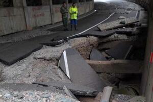 Urušio se put preko Jelovice, zatvoren za saobraćaj do daljnjeg