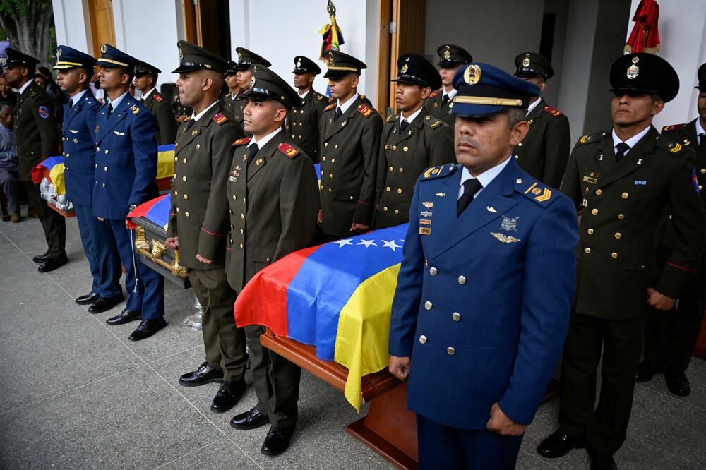 Sa sahrane vojnika, Foto: Reuters