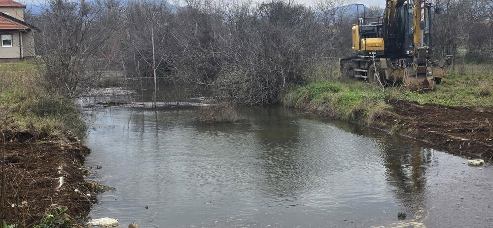 <p>Sa mještanima dogovoreno da se napravi privremeni most preko rijeke Mareze</p>
