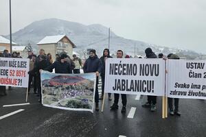 Mještani zbog kamenoloma na pola sata blokirali put Bijelo Polje &ndash;...