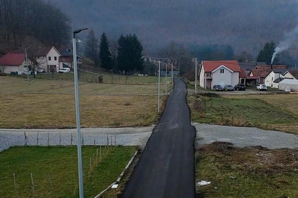 Asfaltirani putevi, Foto: Dragana Šćepanović