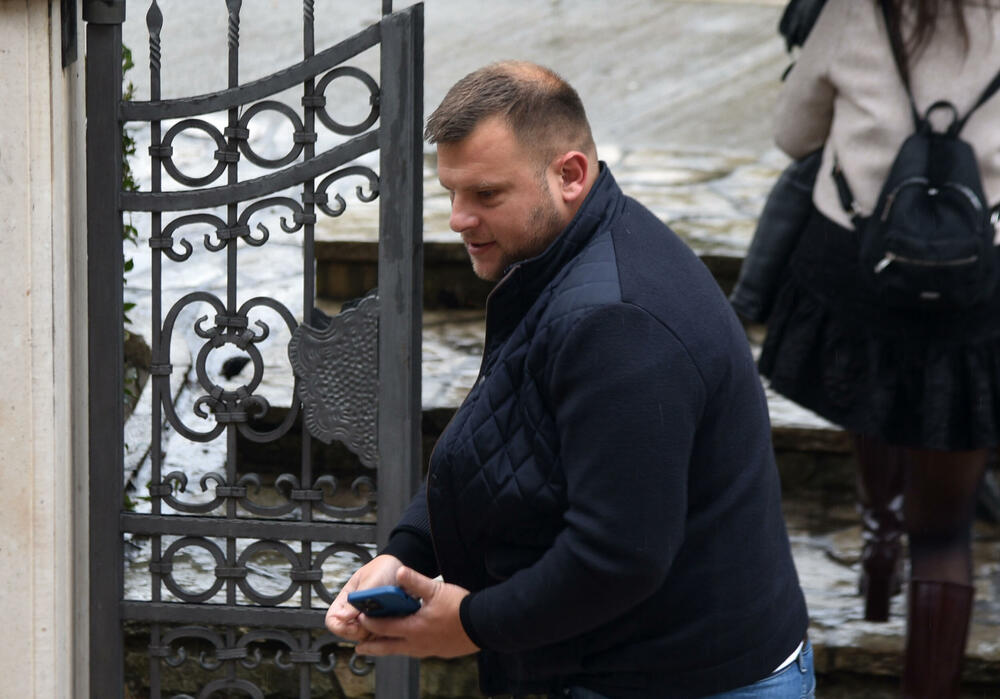 <p>Iz DNP-a saopštili da su uvažili inicijativu predsjednika Skupštine Crne Gore Andrije Mandića o započinjanju novih pregovora o prevazilaženju "narastajuće krize". Pregovori su, dodaju, sinoć okončani bez rezultata, jer premijer Milojko Spajić, kako je saopšteno, nije prihvatio predložene opcije koje su mogle biti osnov daljih razgovora s mještanima Botuna</p>