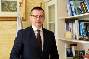 Jocović za &bdquo;Vijesti&rdquo;: Mentalitet &bdquo;državne službe&rdquo; čini nas...