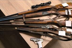Građani za godinu predali više od 4.100 komada oružja