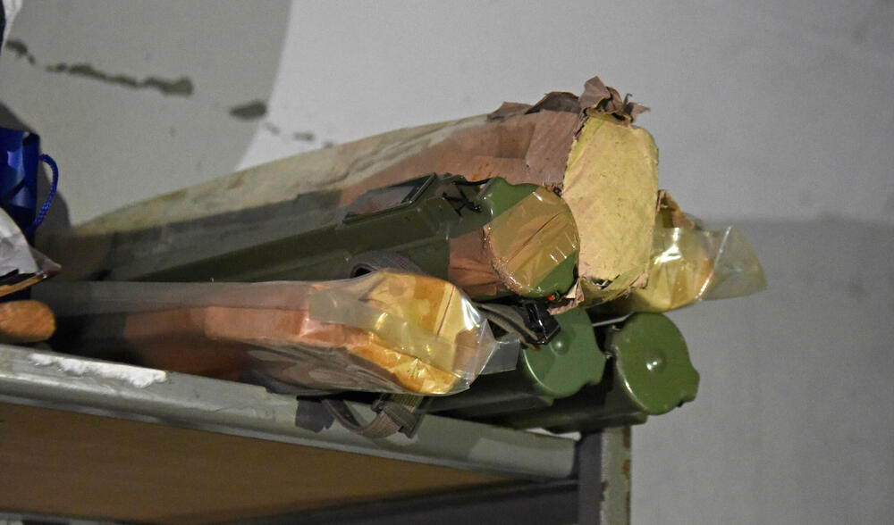 <p>Babović poručuje da bi država mogla da da bolju institucionalnu podršku i na druge načine stimuliše mlade za prihvatanje poziva kojim se ona bavi... Ističe da međunarodni partneri koji se bave zaštitom od eksplozivnih sredstava pozitivno gledaju na veću zastupljenost žena u tom zanimanju...</p>