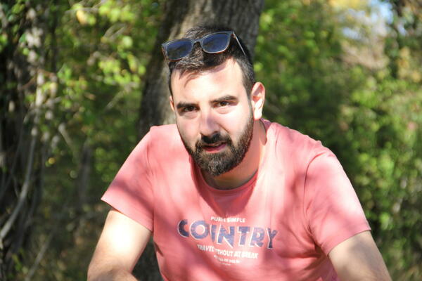 Crteži Rastka Radulovića inspirisani poezijom Vislave Šimborske