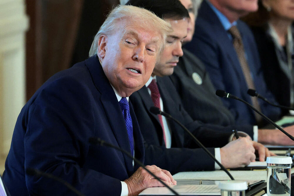 Tramp na sastanku sa predstavnicima naftnih kompanija, Foto: REUTERS