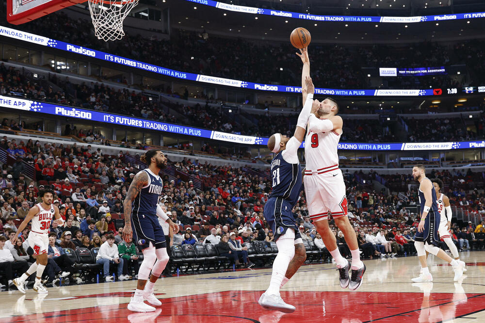 Vučević bez otpora rušio Dalas u Čikagu