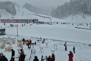 Na skijalištu Kolašin 1600 u funkciji četiri staze, dva ski lifta...
