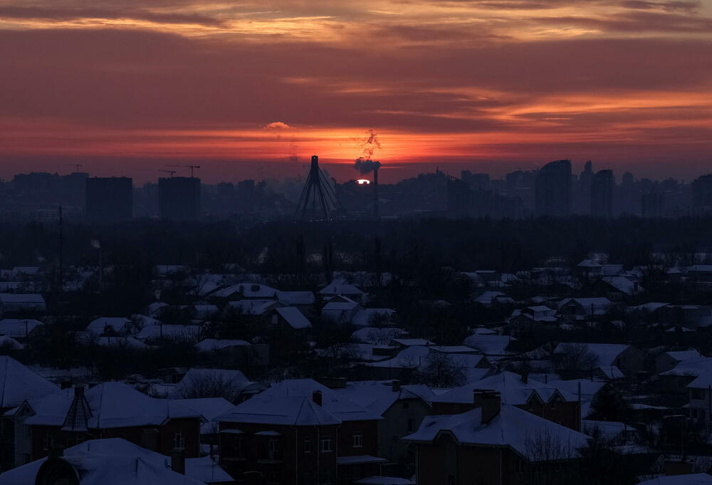 <p>Ciljani objekti su platforme Filanovski, Jurij Korčagin i Valerij Grajfer, prenio je pariski list Mond na svom sajtu</p>  <p>Kijev tvrdi da se ovi naftni objekti aktivno koriste za podršku ratnim naporima i logističkim operacijama ruskih snaga u regionu</p>