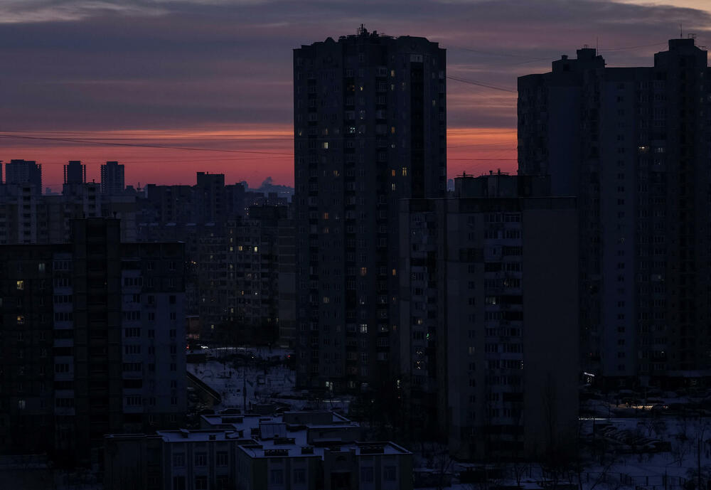 <p>Ciljani objekti su platforme Filanovski, Jurij Korčagin i Valerij Grajfer, prenio je pariski list Mond na svom sajtu</p>  <p>Kijev tvrdi da se ovi naftni objekti aktivno koriste za podršku ratnim naporima i logističkim operacijama ruskih snaga u regionu</p>