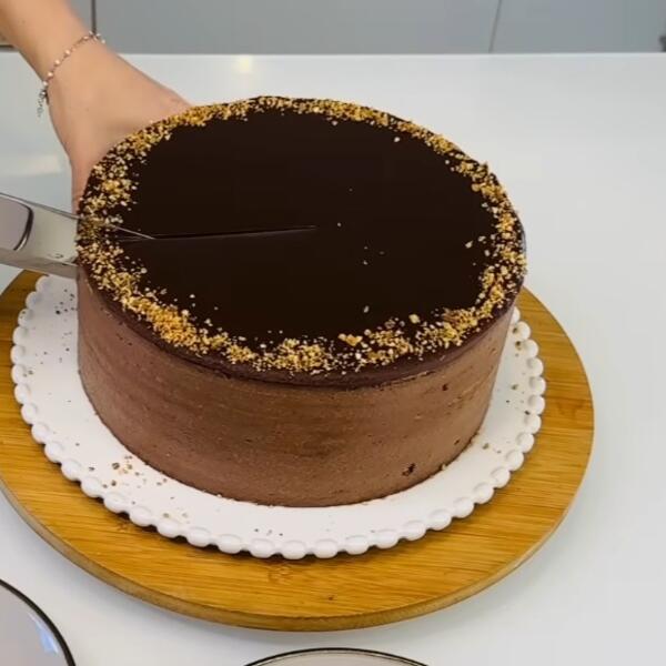 Torta Eliza &ndash; raskoš tankih korica, oraha i čoko-karamel kreme
