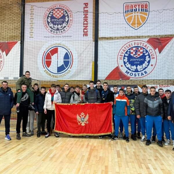 Юные гандболисты Будучности завоевали бронзу в Мостаре.