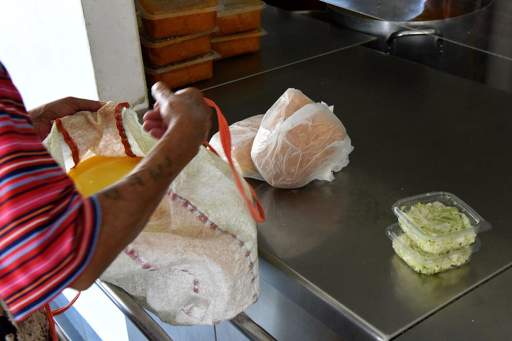 Korisnici se žalili na suve obroke (ilustracija), Foto: Luka Zekovic