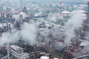 RTS: Jadranskim naftovodom potekla sirova nafta ka rafineriji u...