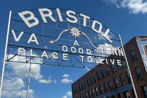 Na ovoj strani ulice može abortus, na drugoj ne: Grad na granici...