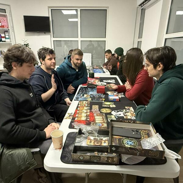 U &ldquo;Srcu karata&rdquo; mladi se ponovo druže