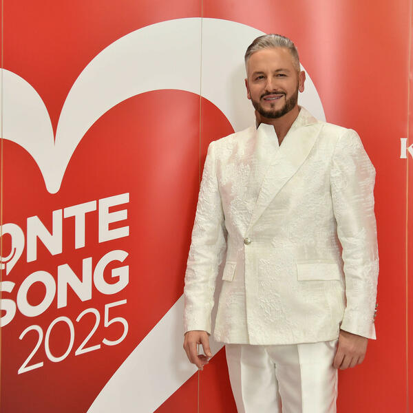 Моя любовь к музыке помогает мне преодолевать трудности и искушения.