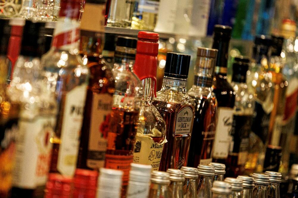 Žestoka pića su od 2022. postala pristupačnija u 17 zemalja EU, Foto: Rojters