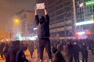 "Samo su nastavili da ubijaju": Očevici o krvavom obračunu vlasti...