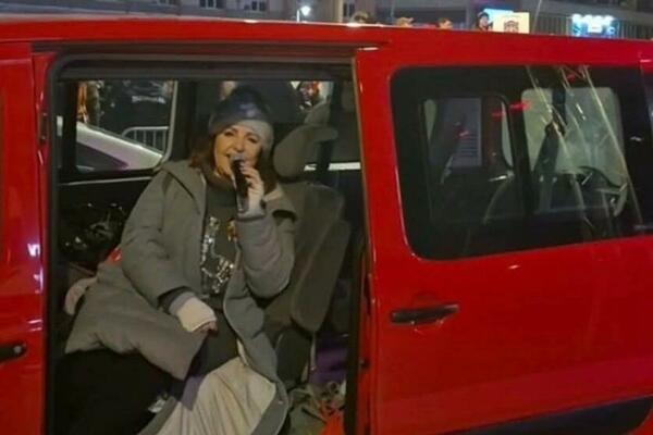 Ану Бекуту забросали снежками: Протестующие в Чачаке из-за «бессмысленной...