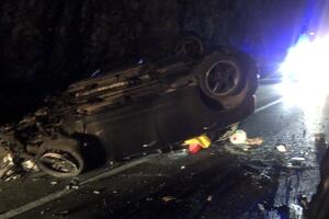 Jedna osoba povrijeđena u udesu na putu Podgorica - Nikšić