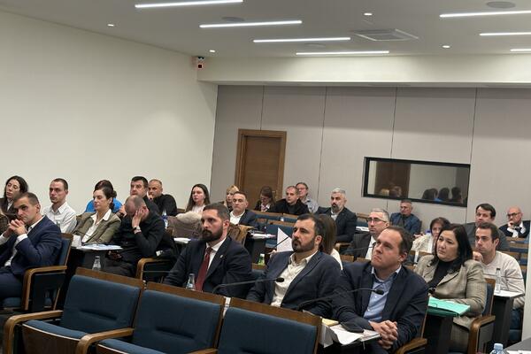 Manche wurden erinnert, andere aufgegeben: Soziale Fragen vereinten...