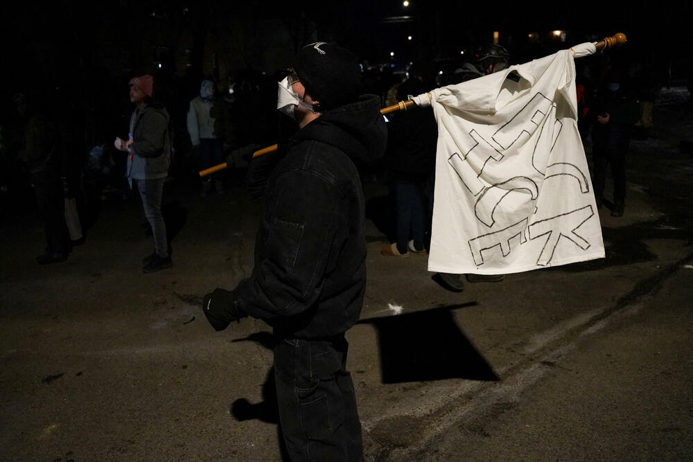 <p>Svjedoci su rekli da su se nakon potjere vozilom, u kojoj su učestvovali federalni agenti, čuli rafali</p>