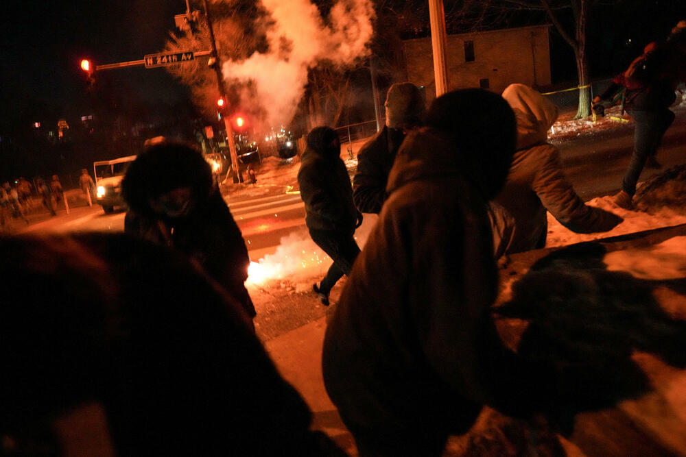 <p>Svjedoci su rekli da su se nakon potjere vozilom, u kojoj su učestvovali federalni agenti, čuli rafali</p>