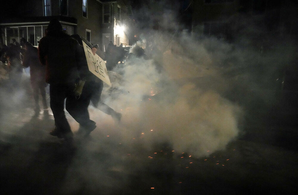 <p>Svjedoci su rekli da su se nakon potjere vozilom, u kojoj su učestvovali federalni agenti, čuli rafali</p>