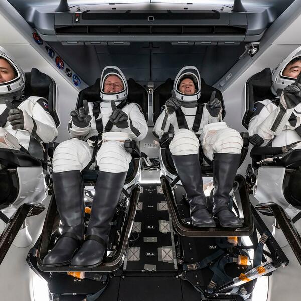 Hasta astronot, ilk tıbbi tahliye operasyonuyla Dünya'ya geri döndü...