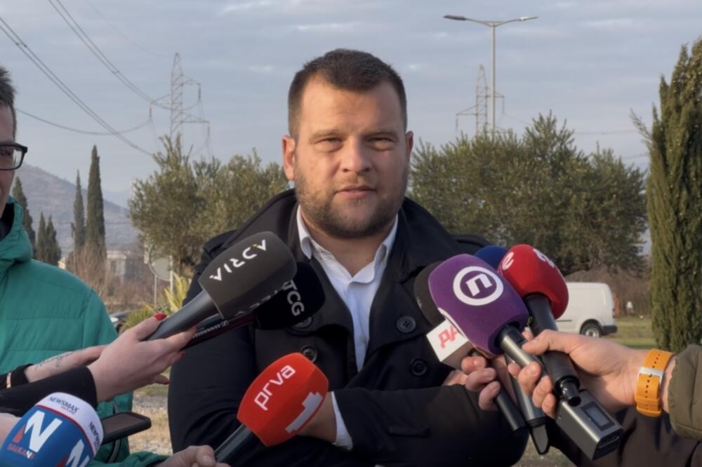 Asanović se obraća novinarima, Foto: Jelena Kočanović