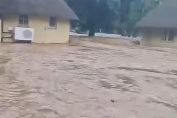 Überschwemmungen in Südafrika fordern 19 Todesopfer, landesweiter Lockdown...